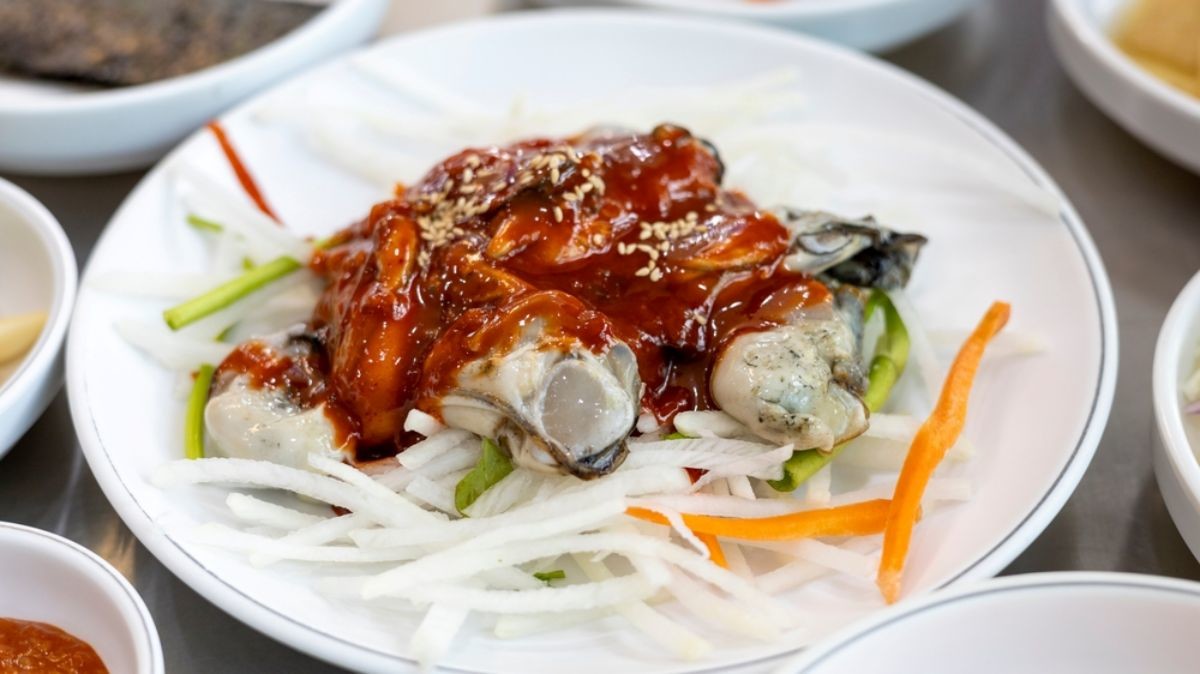 굴 무침 / Vince_2024-shutterstock.com