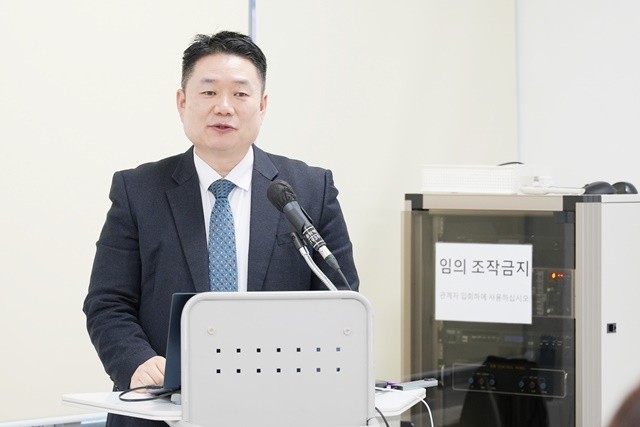 종교의 자유와 사회적 책임을 위한 가평포럼에서 환영사하는 권순구 목사