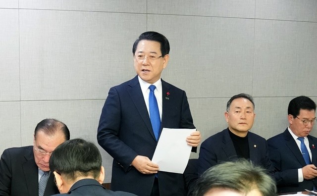 김영록 전라남도지사가 15일 서울 국회의원회관에서 광주·전남 행정통합 특별법안 검토를 위해 열린 조찬 간담회에 참석해 인사말을 하고 있다.