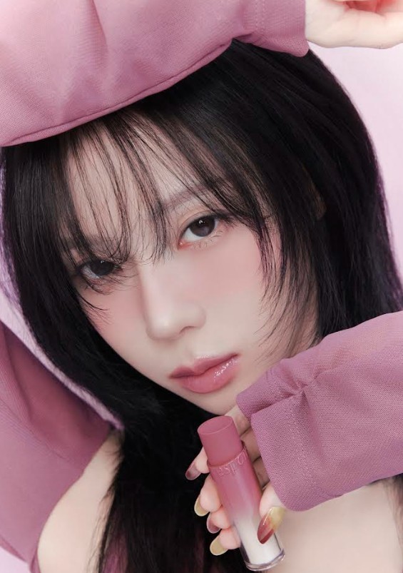 에스쁘아가 '노웨어 립스틱 바밍 글로우 미스틱 피크'를 출시한다. / 에스쁘아 제공