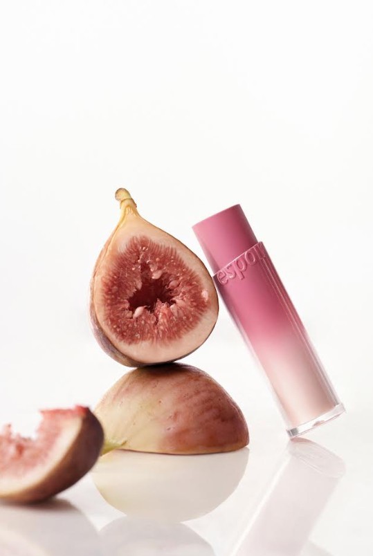 에스쁘아가 '노웨어 립스틱 바밍 글로우 미스틱 피크'를 출시한다. / 에스쁘아 제공