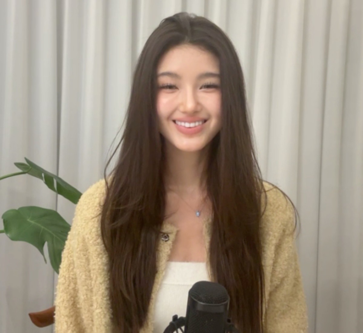 라이브 중인 다니엘 / 다니엘 SNS