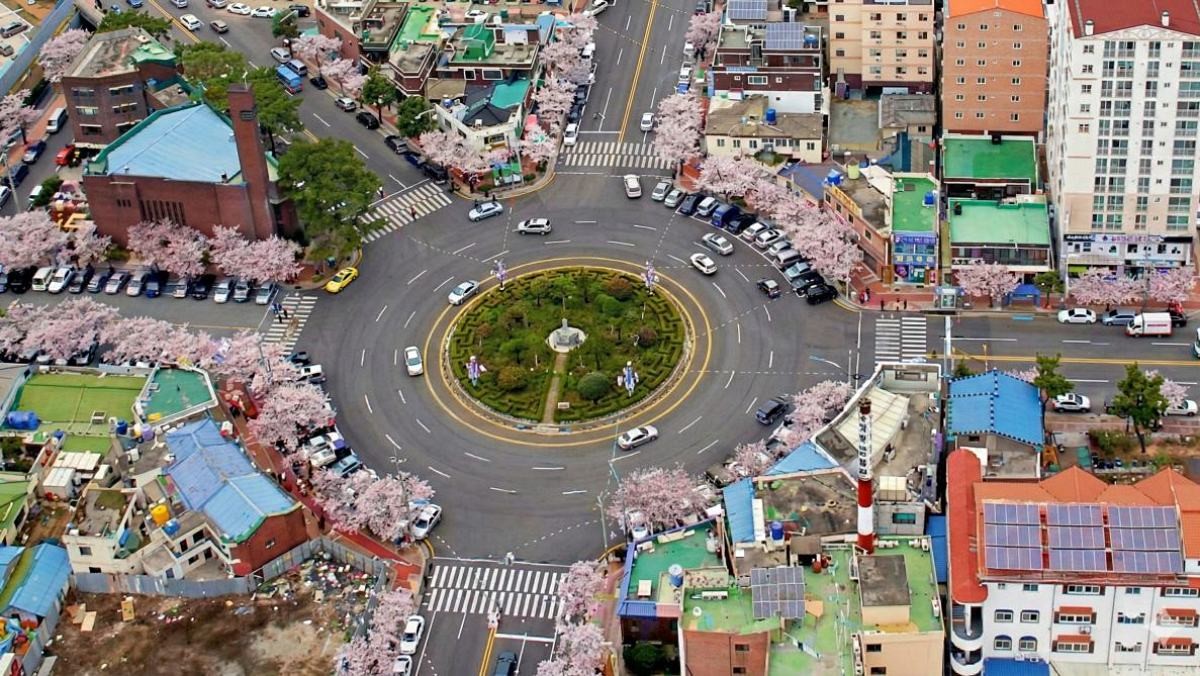 경상남도 창원시 진해구 중심부에 위치한 중원로터리. 자료사진. / 창원시 공식 페이스북
