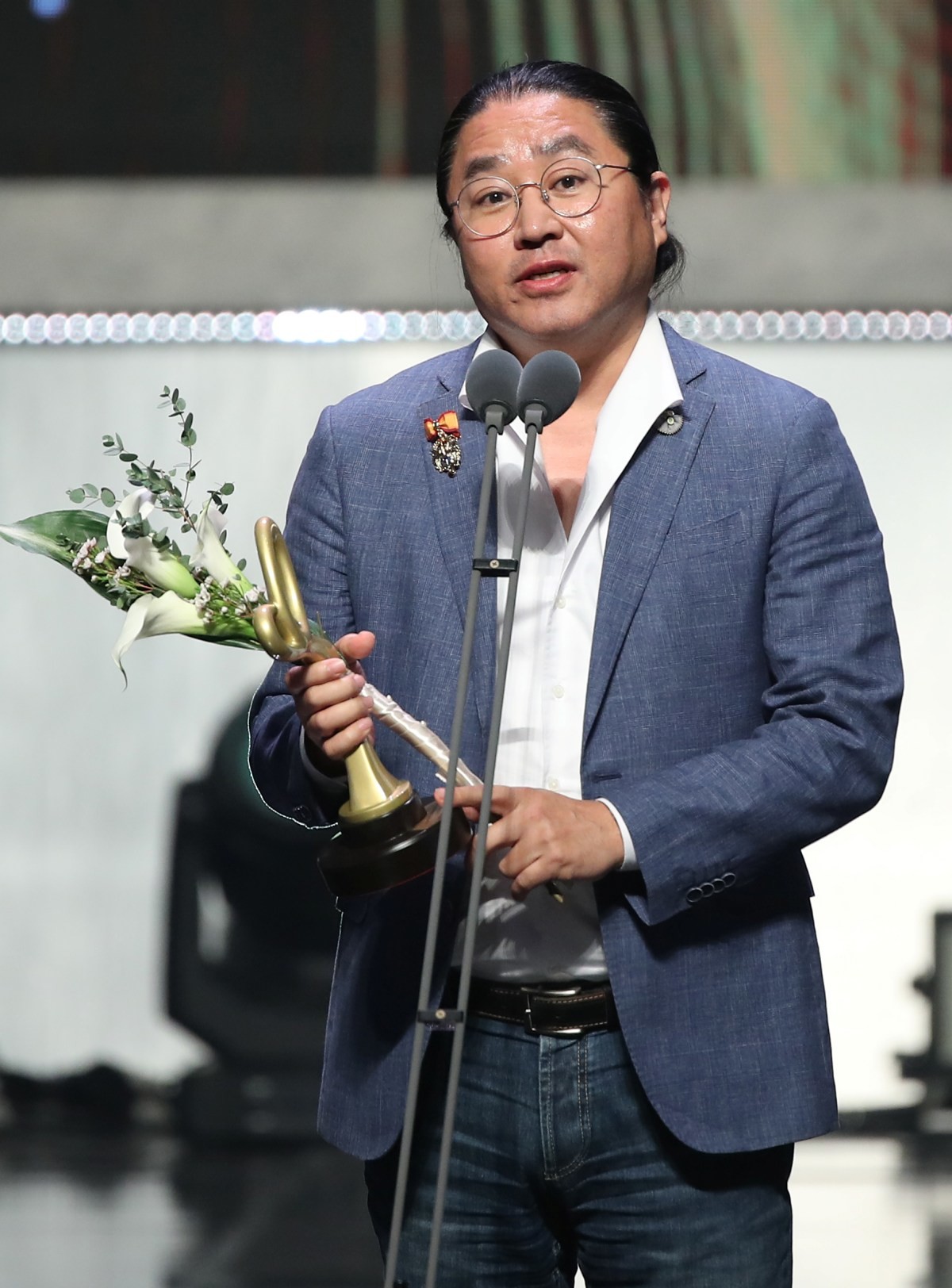 '2024 대한민국 대중문화예술상' 시상식에 참석해 대통령 표창을 수훈한 김한민 감독 / 뉴스1