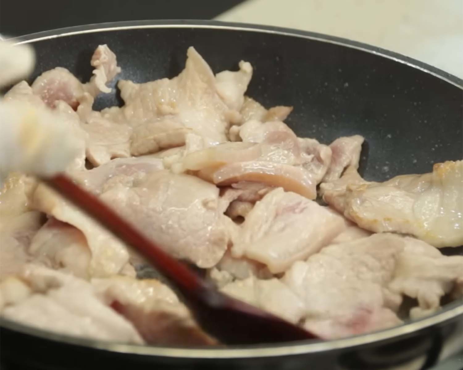 제육볶음을 만드는 모습. / '임성근 임짱TV' 유튜브