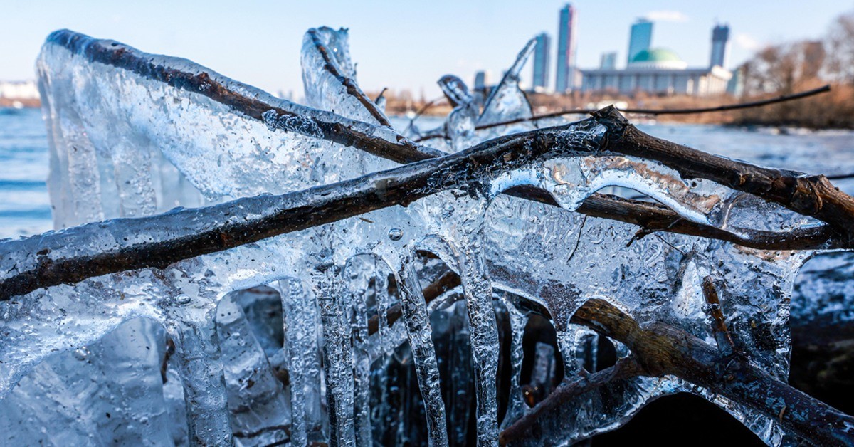 서울 영등포구 여의도 인근 한강에 고드름이 얼어있다. / 뉴스1