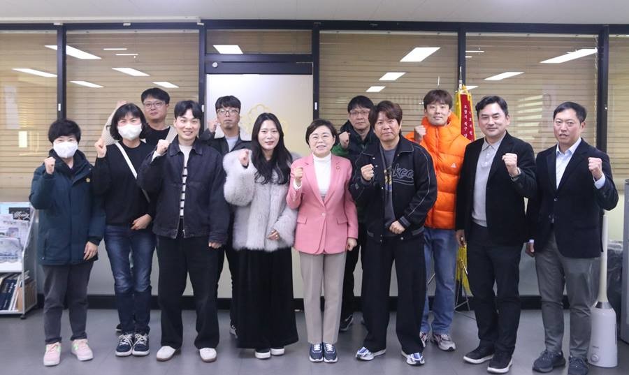 김정재 국회의원은 18일 지역사무실에서 지역 주민들과 직접 만나 이야기를 나누는 제62차 ‘소통의 날’ 행사를 개최했다.김정재 의원실