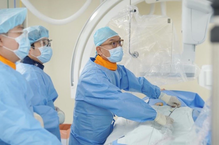 동남권원자력의학원 심장내과 김성만 과장이 정확한 진료를 위한 환자 행동 수칙 5가지를 배포 / 사진제공=동남권원자력의학원