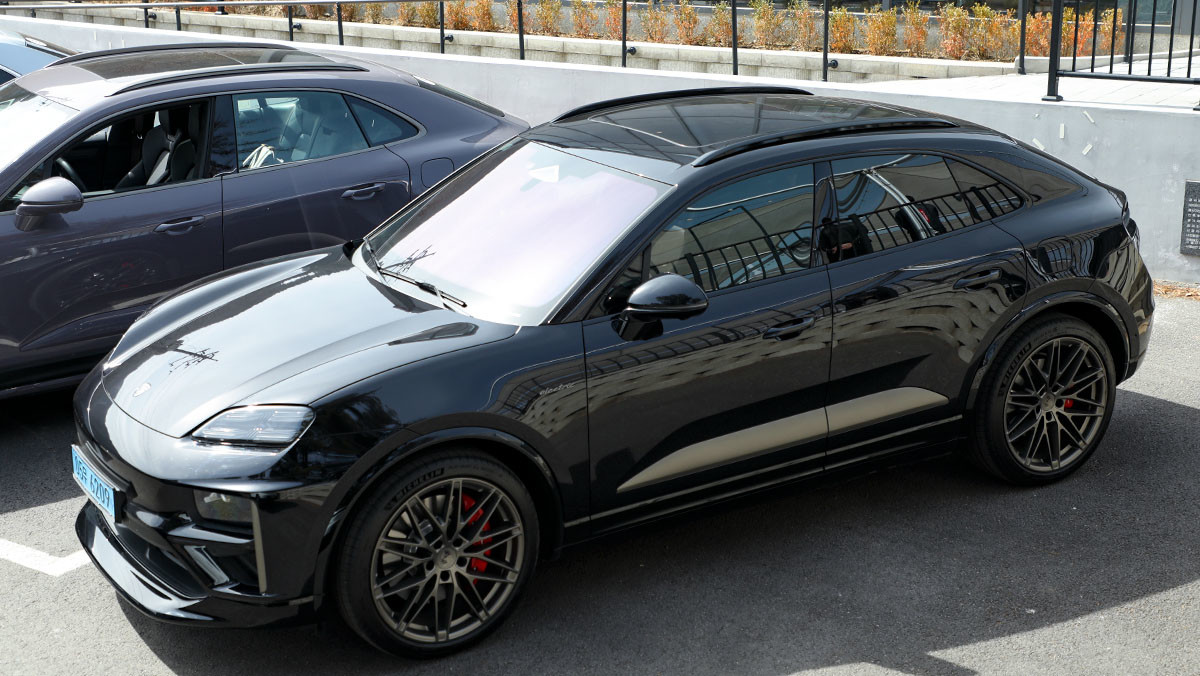 포르쉐의 순수 전기 SUV 마칸 일렉트릭. / 권혁재 PD