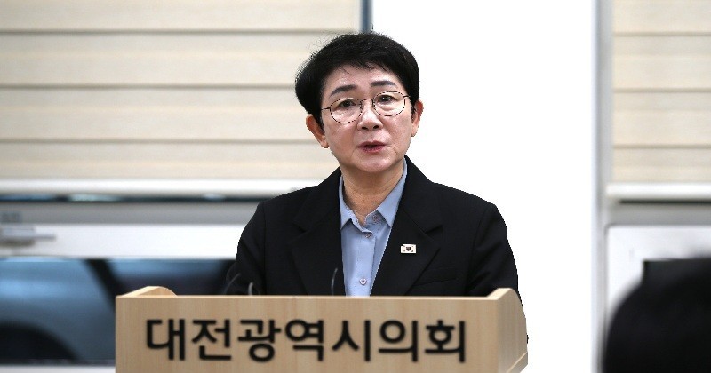 박정현 더불어민주당 국회의원이 19일 대전시의회에서 대전·충남 행정통합 인센티브와 관련한 기자회견을 열고 입장을 밝히고 있다./사진=김지연 기자