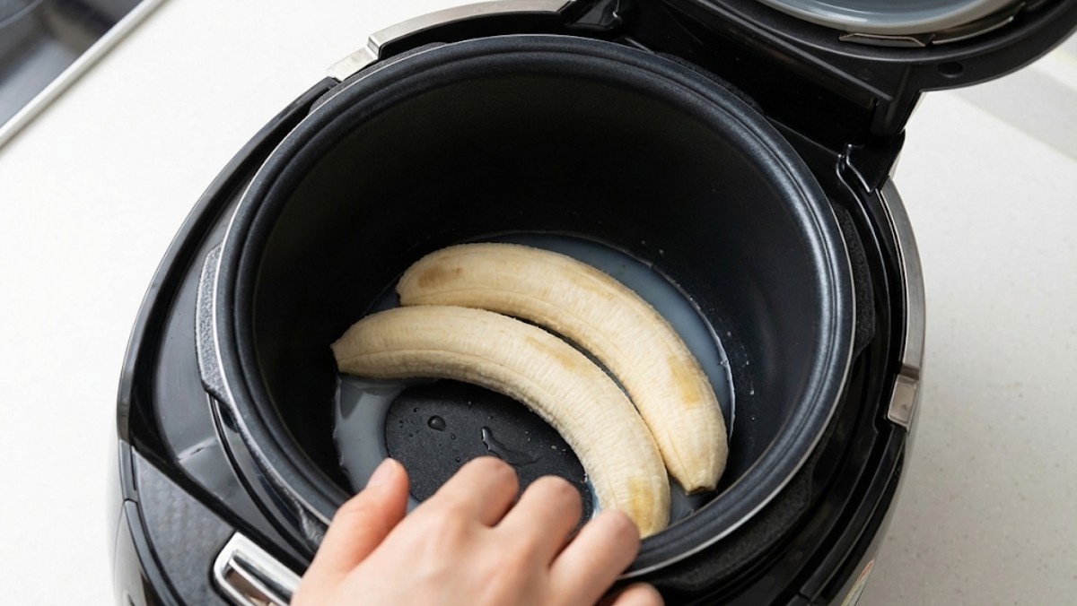 밥솥에 바나나가 들어가 있는 모습 / 기사 내용 이해를 돕기 위해 AI로 제작한 이미지