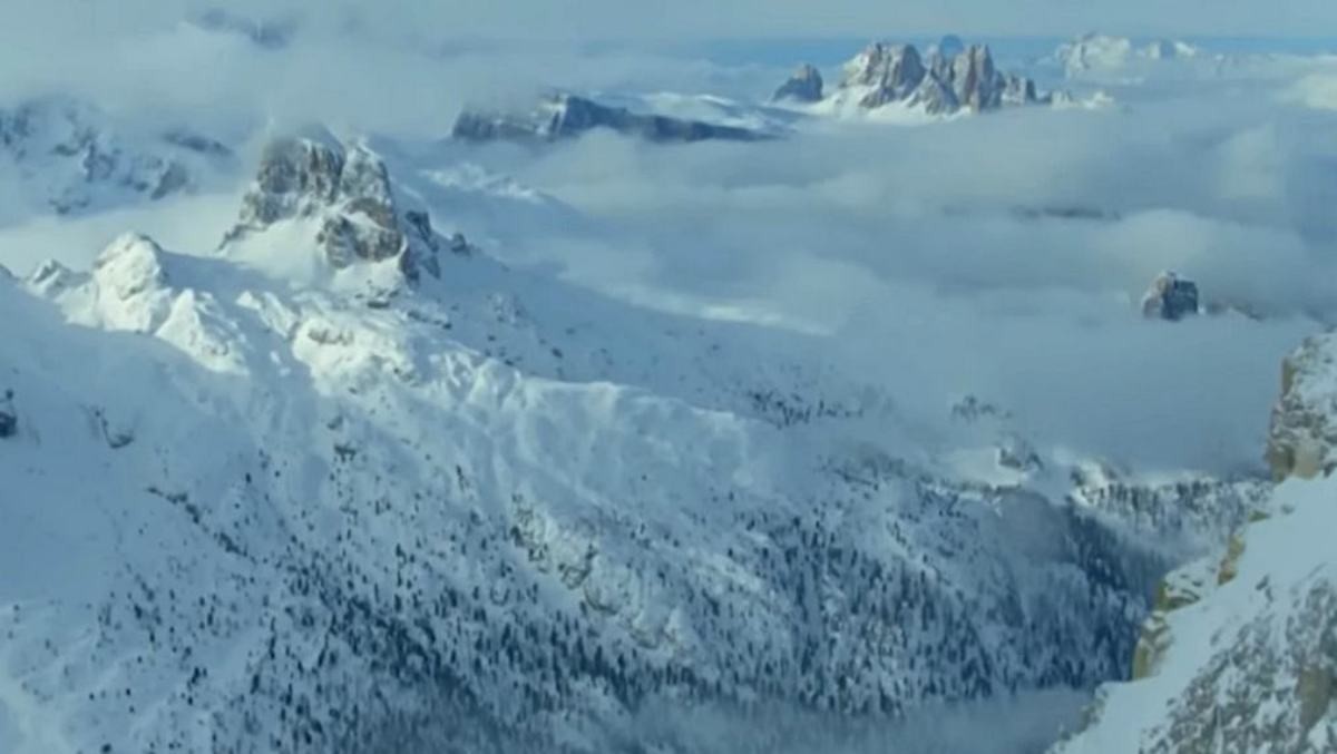 검독수리 주요 서식지 중 한 곳으로 손꼽히는 북반구 산맥. 자료사진. / 유튜브 '내셔널지오그래픽 - National Geographic Korea'