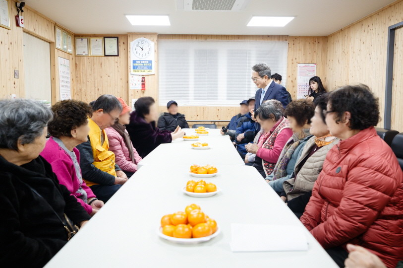 김동연 지사 수원시 한파쉼터 방문. / 경기도