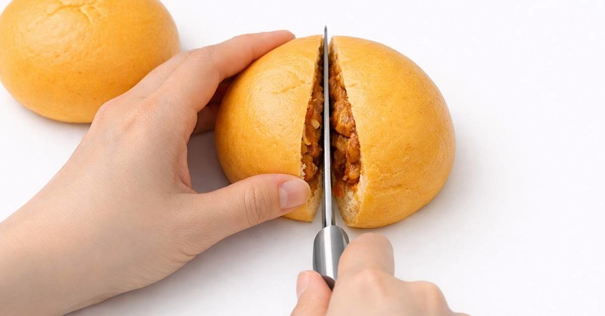 피자 호빵을 반으로 가르면? 기사에 대한 이해를 돕기 위해 AI 툴로 제작한 자료 사진