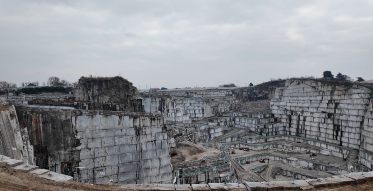 실제 황등석산 모습. / 유튜브 '진씨네일상'
