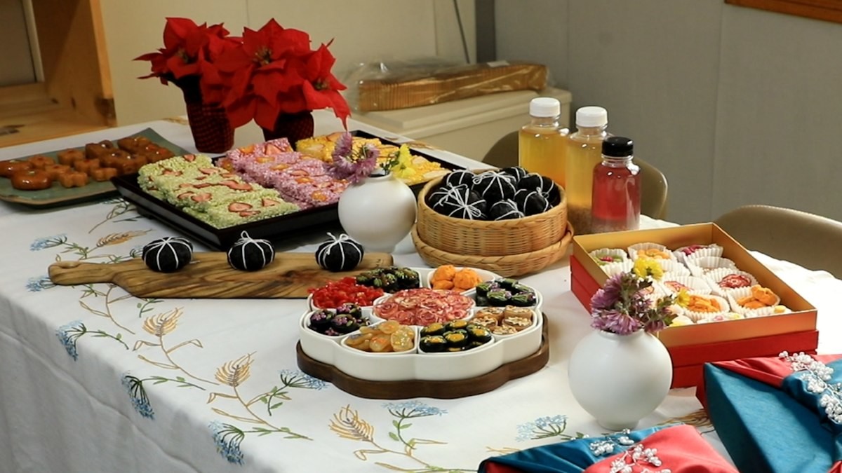 EBS1 '한국기행' 미리보기 페이지에서 제공하는 '손으로 피운 꽃' 편 자료 사진. / EBS1 제공