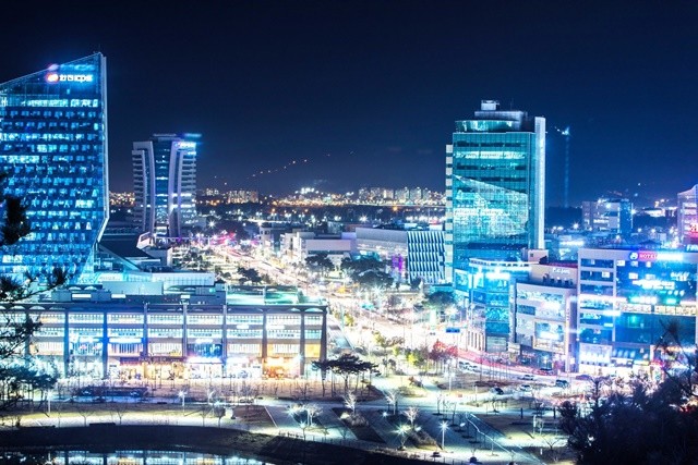 한국전력을 비롯한 주요 에너지 공기업이 집적된 나주 빛가람혁신도시의 야경