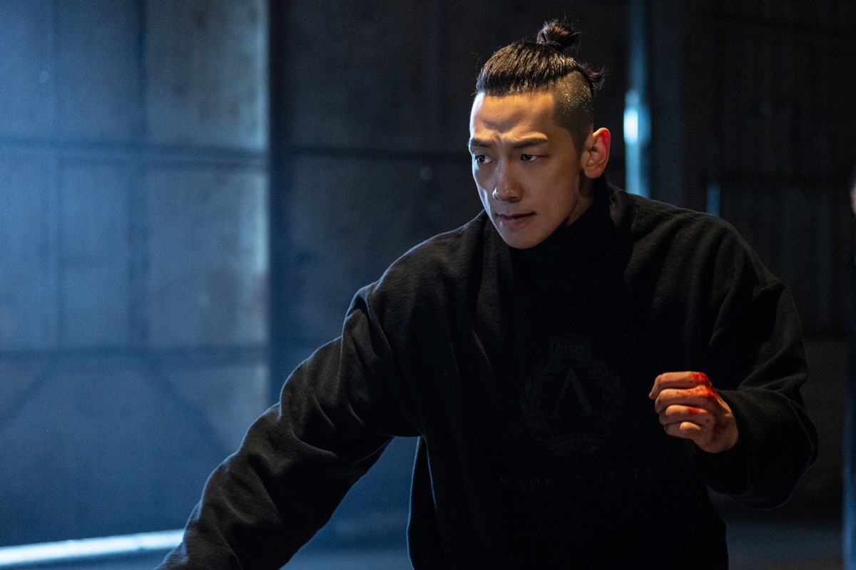 '사냥개들' 시즌2에서 메인 빌런으로 활약하는 비(정지훈) / 넷플릭스