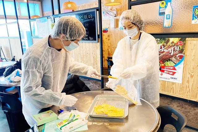 장성군 ‘설 명절 성수식품 위생 점검 및 수거 검사’ 현장. 장성군 제공