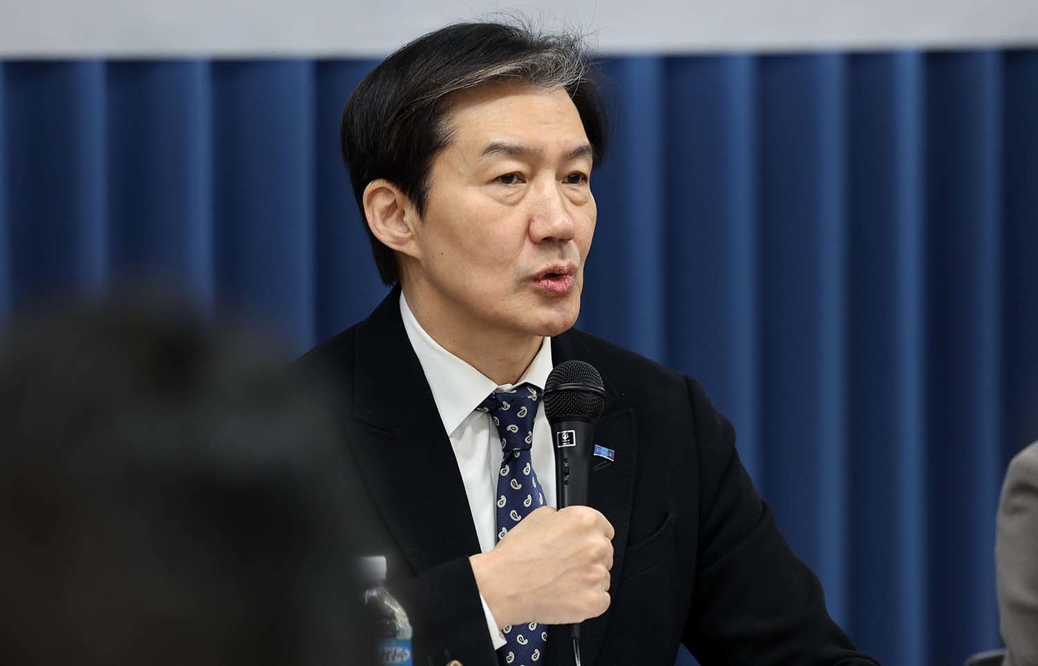 조국 조국혁신당 대표가 23일 오전 광주 동구 전일빌딩245에서 열린 광주시민단체협의회 간담회에서 발언하고 있다. / 뉴스1