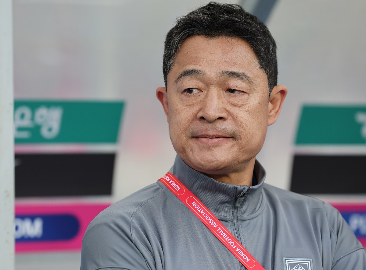 이민성 감독이 이끄는 U-23 한국 축구 대표팀은 24일(한국 시각) 사우디아라비아 제다의 킹 압둘라 스포츠 시티 홀 스타디움에서 열린 대회 3·4위전에서 베트남과 전·후반 90분을 2-2로 비긴 뒤 연장전에서도 승부를 가리지 못해 이어진 승부차기에서 6-7로 패했다.      / 연합뉴스