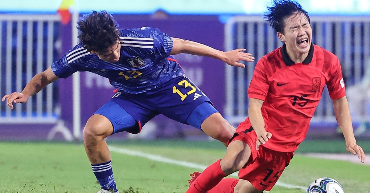 파울 당하는 정호연 / 연합뉴스