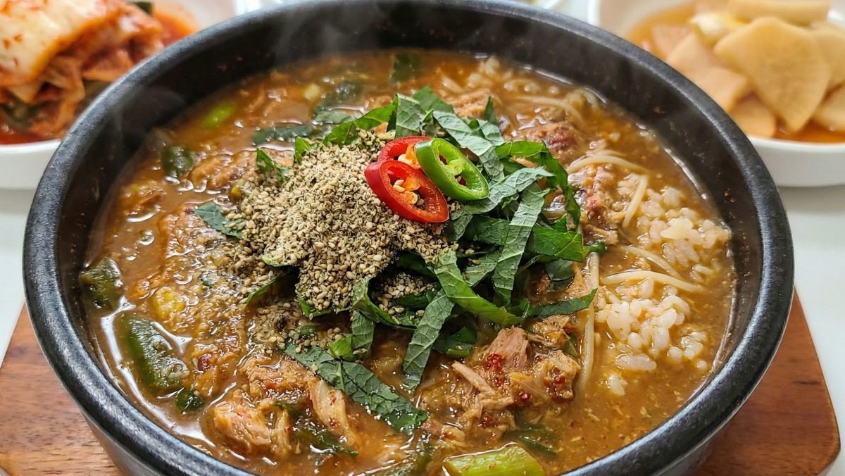 어탕국수 (AI로 제작됨)