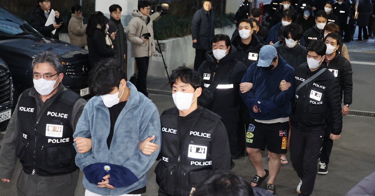 경찰이 24일 캄보디아에서 스캠 범죄에 가담했다가 전날 강제 송환된 한국인 73명 전원에 대해 구속영장을 신청했다. / 연합뉴스