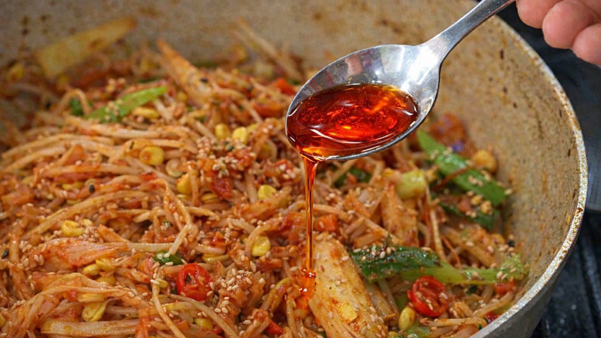 '스페셜 콩나물 볶음의 킥은?!' 기사 내용 토대로 AI툴 활용해 제작한 자료사진.