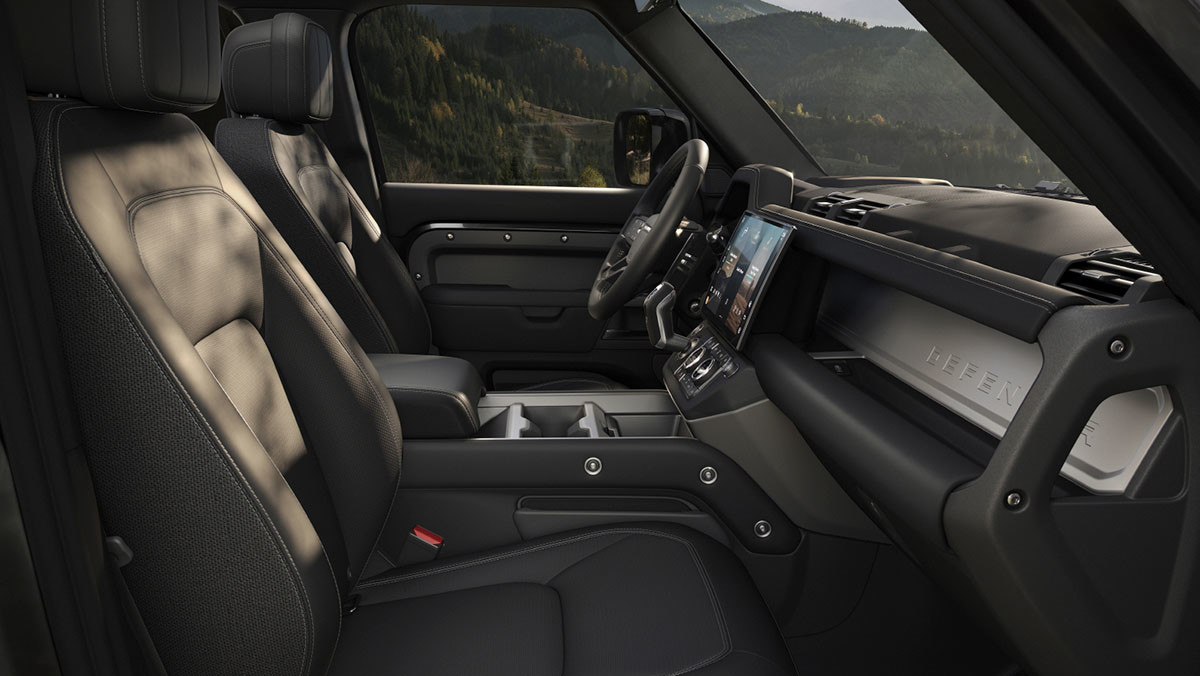 랜드로버 뉴 디펜더의 실내. / JLR코리아