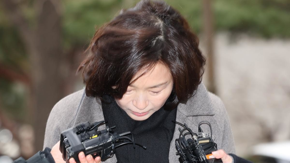 김경 서울시의원이 피의자 신분으로 조사를 받기 위해 지난 18일 서울경찰청 공공범죄수사대로 출석했다. / 연합뉴스