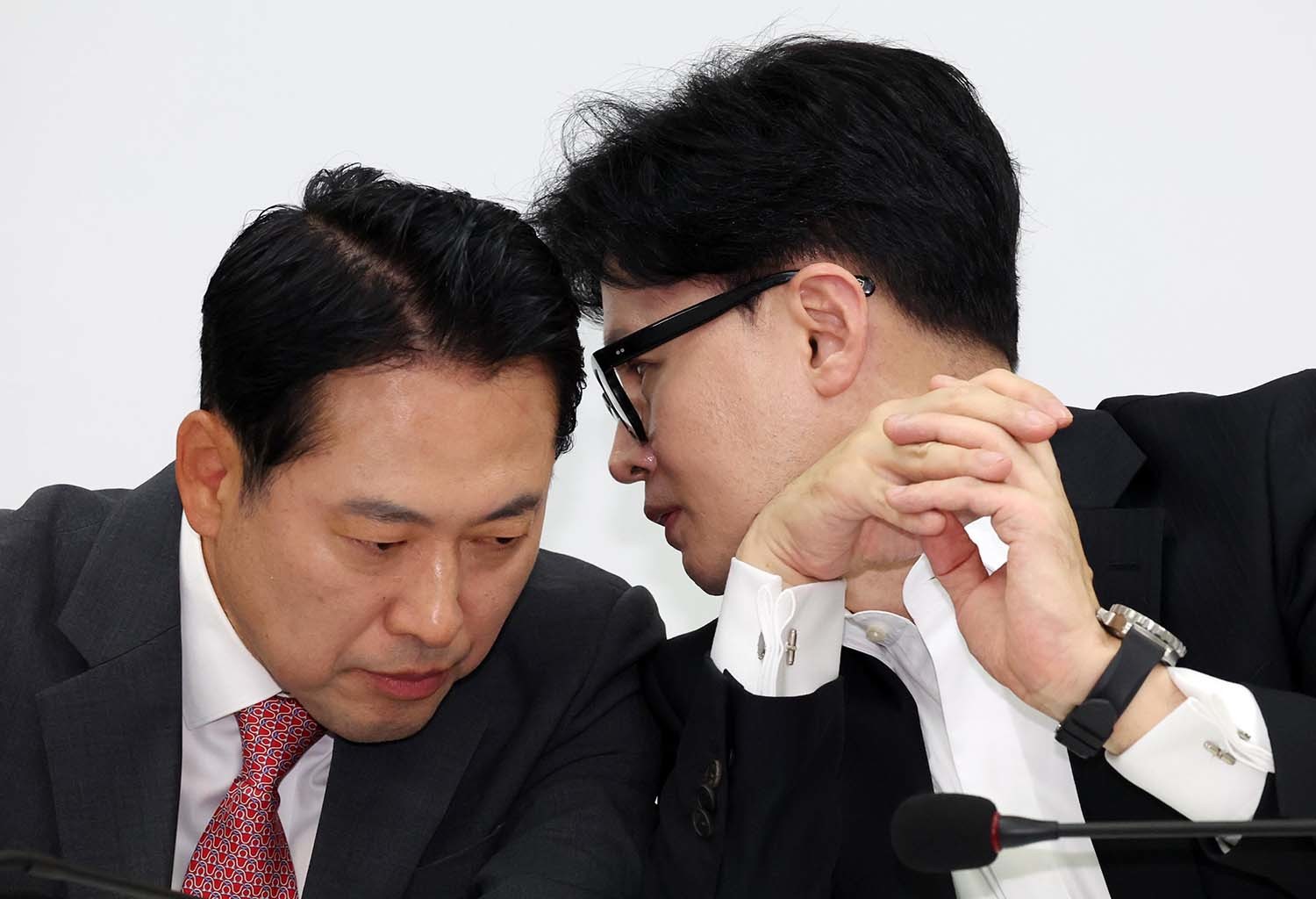 국민의힘의 장동혁(왼쪽) 대표와 한동훈 전 대표. / 뉴스1