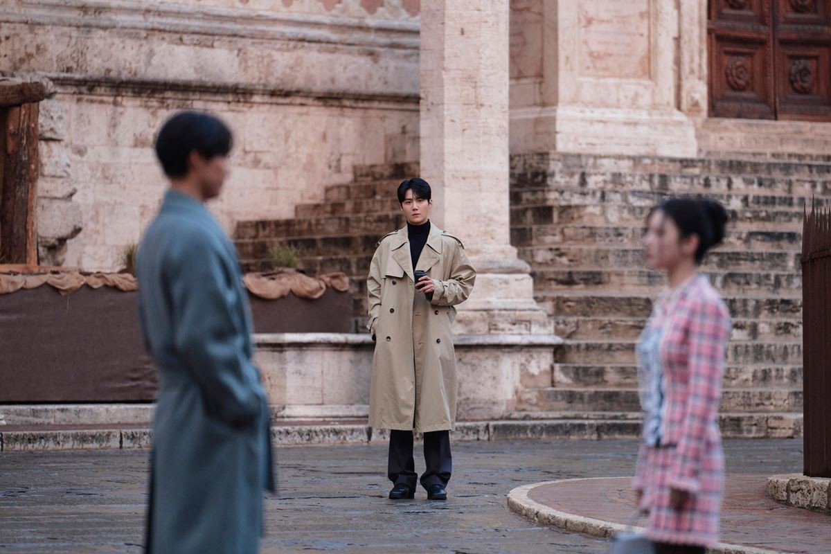 드라마 '이 사랑 통역 되나요?'에서 로맨스 연기를 선보인 배우들 / 넷플릭스
