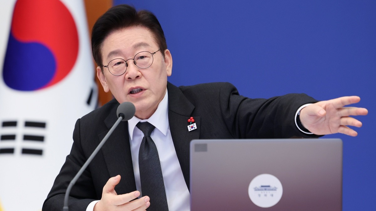 이재명 대통령이 27일 청와대에서 열린 국무회의에서 발언하고 있다. / 뉴스1