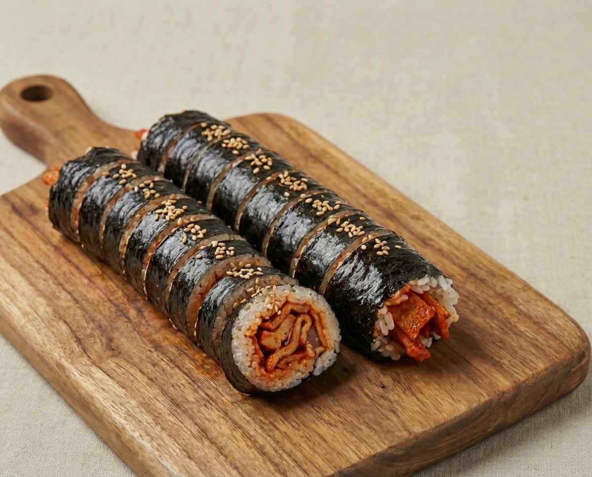 뚝딱 완성된 어묵무침 김밥. 기사 내용 토대로 AI툴 활용해 제작한 자료사진.