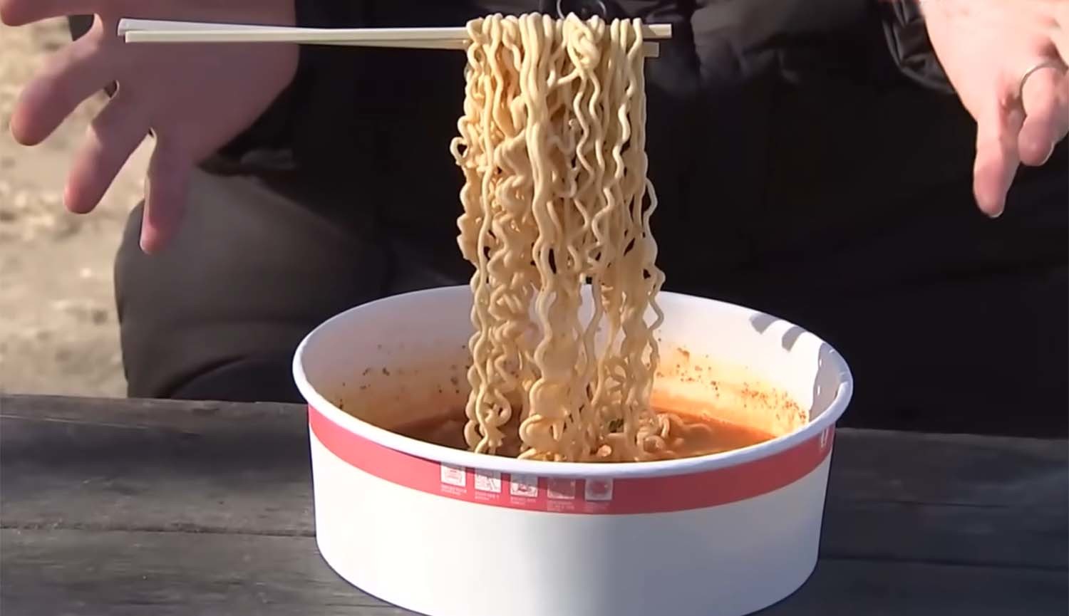 꽁꽁 얼어붙은 한강 라면. / 'TBS NEWS DIG Powered by JNN' 유튜브