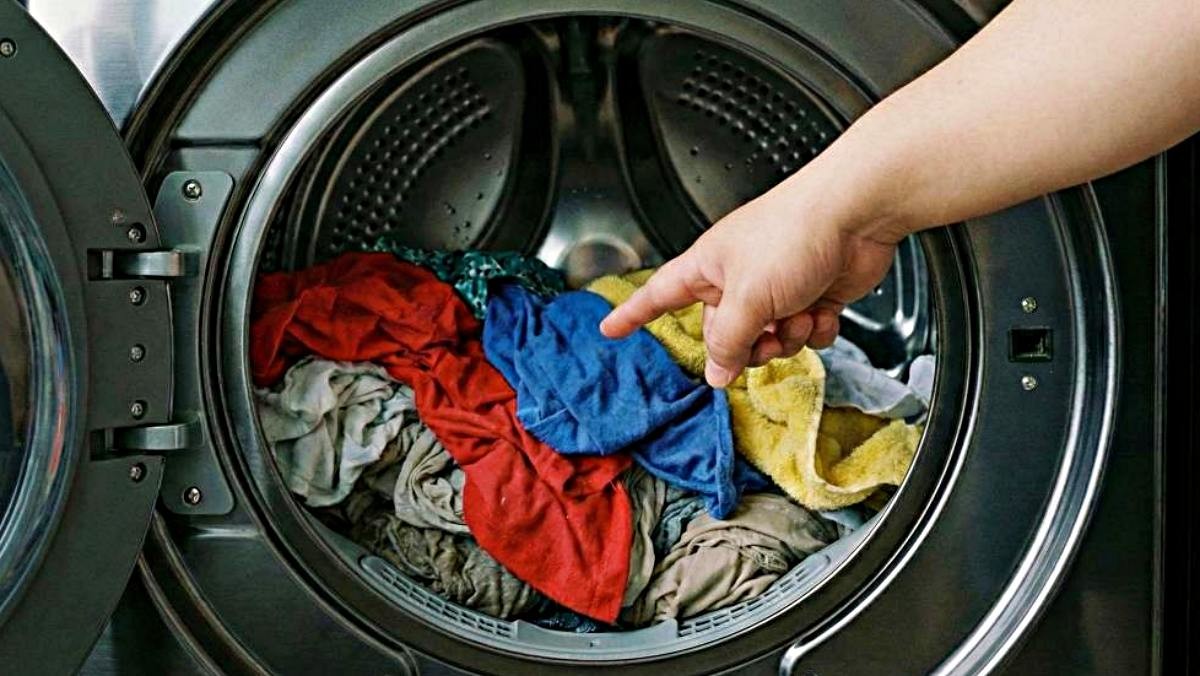 '건조기 시간 줄이는 꿀팁 공개?!' 기사 내용 토대로 AI툴 활용해 제작한 자료사진.