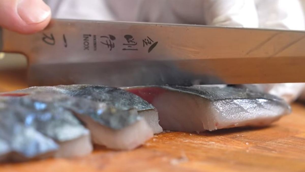 고등어 회  / 유튜브, 입질의추억TVjiminTV