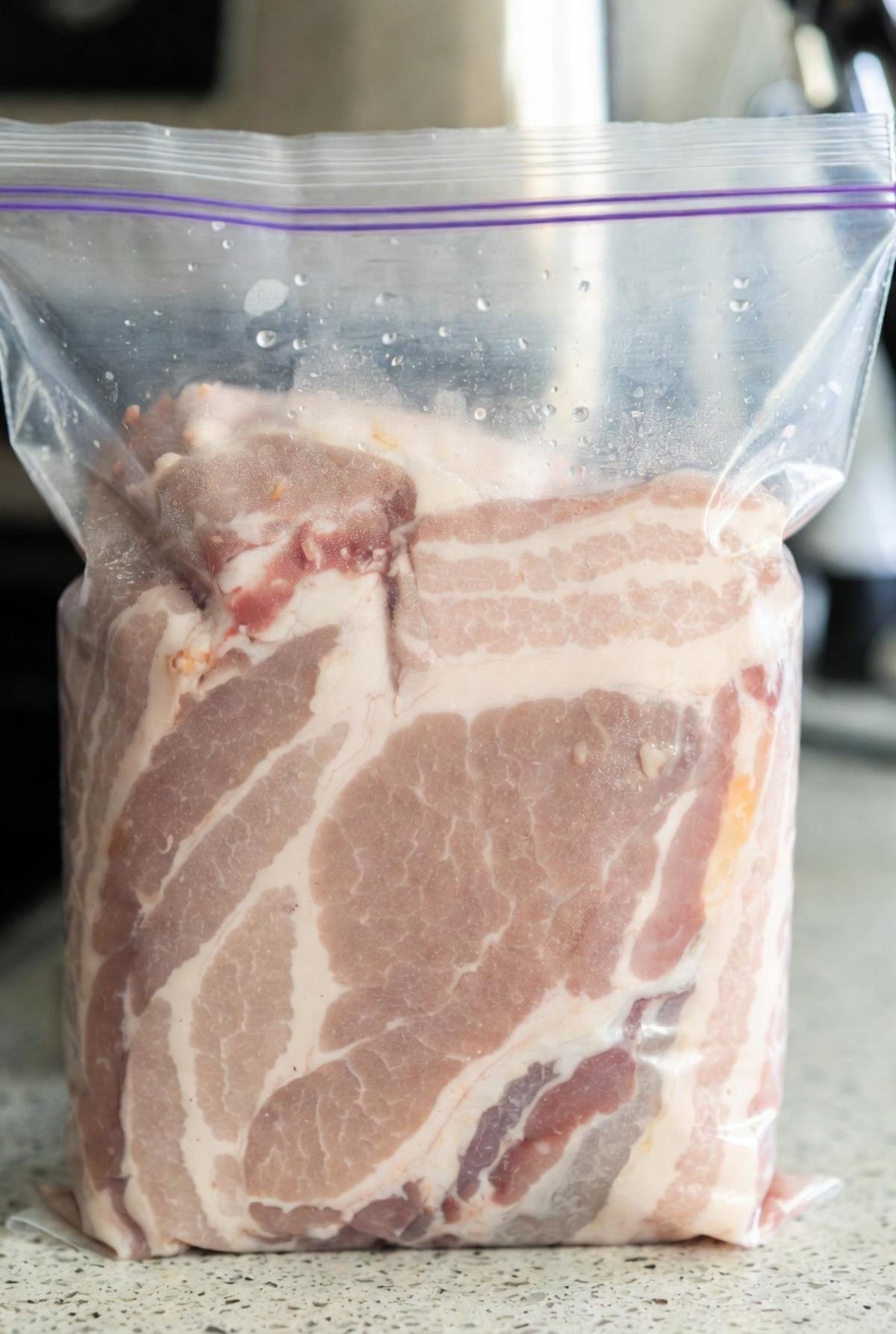 해동이 잘 된 고기. 기사 내용 토대로 AI툴 활용해 제작한 자료사진.