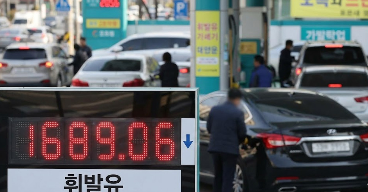 국제유가 3%대 급등… 국내 휘발유 리터당 1689.06원 유지
