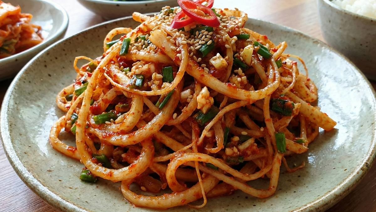 도라지 무침 (AI로 제작됨)