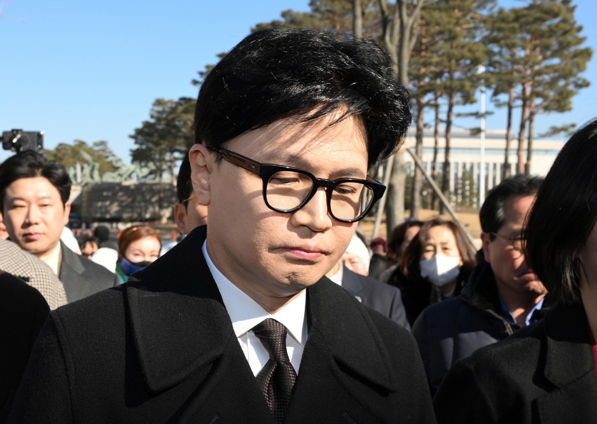 한동훈 전 국민의힘 대표가 지난달 29일 서울 여의도 국회 소통관에서 당 제명 결정에 관한 입장 발표를 위해 발걸음을 옮기고 있다. / 뉴스1