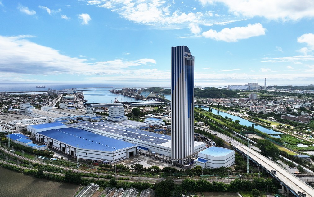 LS전선이 강원도 동해시에 해저 5동을 준공하며, 아시아 최대급 HVDC 케이블 생산 역량을 갖췄다    / LS그룹 제공