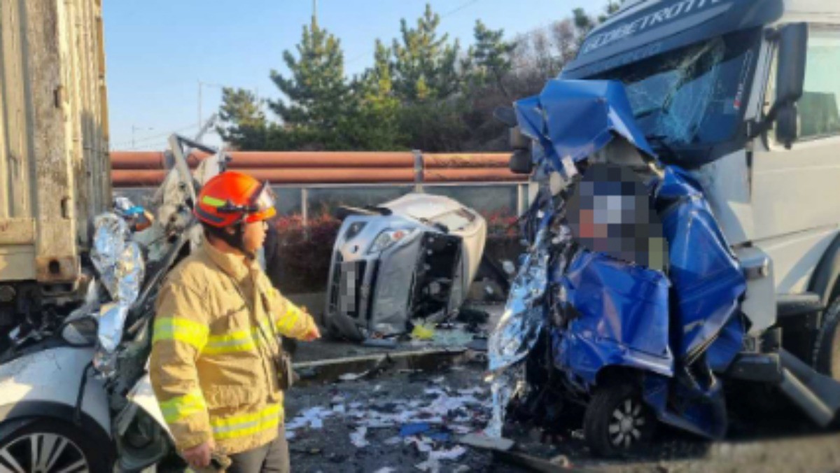 화물차 원인 사고 사례 / 한국도로공사