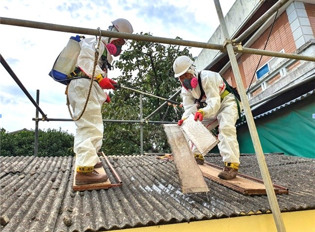 나주시는 ‘2026년도 슬레이트 철거 및 지붕개량 지원사업’ 신청을 오는 20일까지 접수한다. 슬레이트 철거 공사 현장