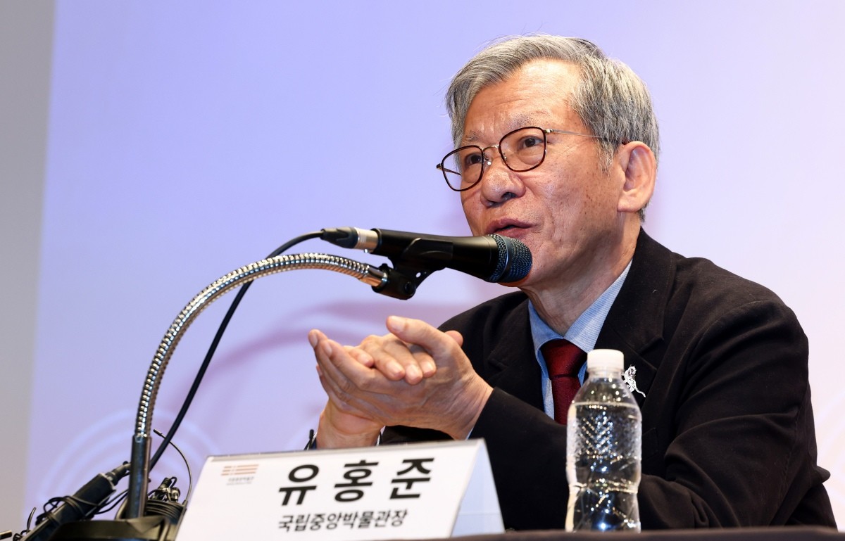 유홍준 국립중앙박물관장이 3일 서울 용산구 국립중앙박물관에서 열린 신년기자간담회에서 2026년 핵심 추진 전략을 발표하고 있다. / 뉴스1