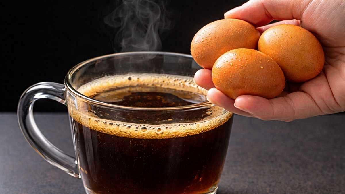 '커피에 계란을?!' 기사 내용 토대로 AI툴 활용해 제작한 자료사진.