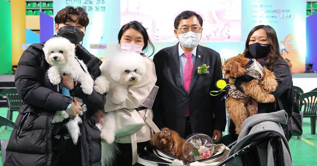 경주시는 일부 시민들 사이 다음 달부터 모든 식당에 반려동물 출입이 가능한 것으로 인지하고 있으나, 이는 사실과 다르다고 3일 밝혔다. 자료 사진/경주시