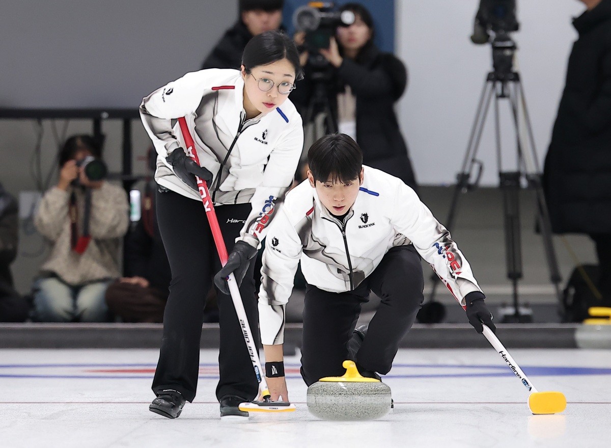 컬링 믹스더블 김선영·정영석 / 뉴스1