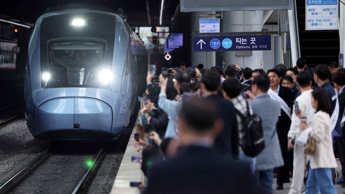 서울역으로 KTX-청룡이 도착하고 있다. / 뉴스1